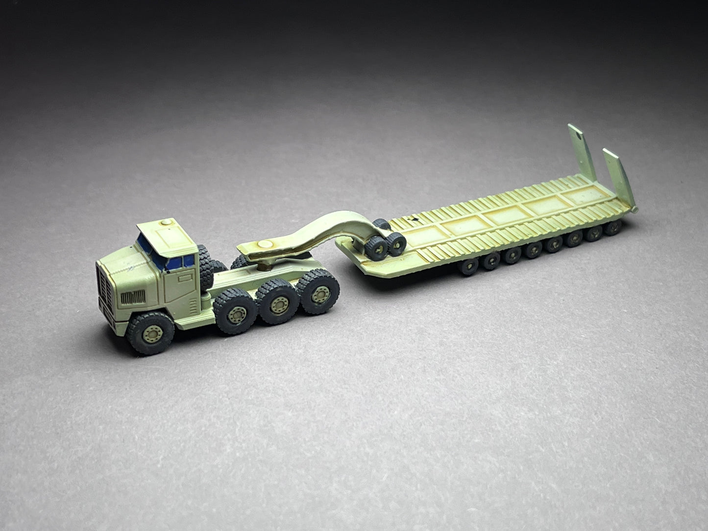 6-8mm scale - TEXAN - Heavy Equipment Transport - large 110mm or 4.25 inches long vehicle!- UNPAINTED, This is NOT a toy!