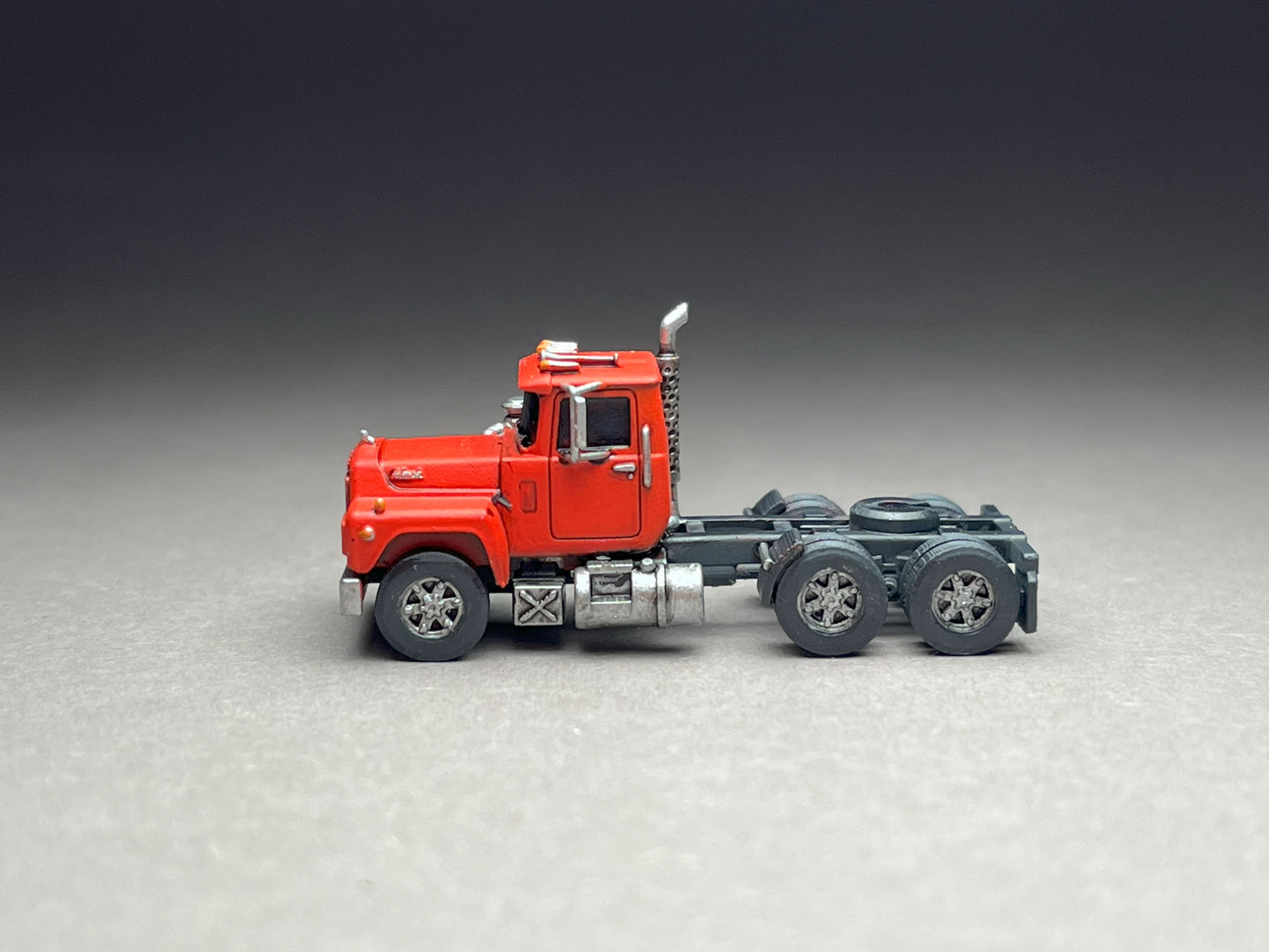 UNPAINTED N Scale (1:160 or 12mm) American Bulldog R-600 Semi (truck only) - NOT A TOY