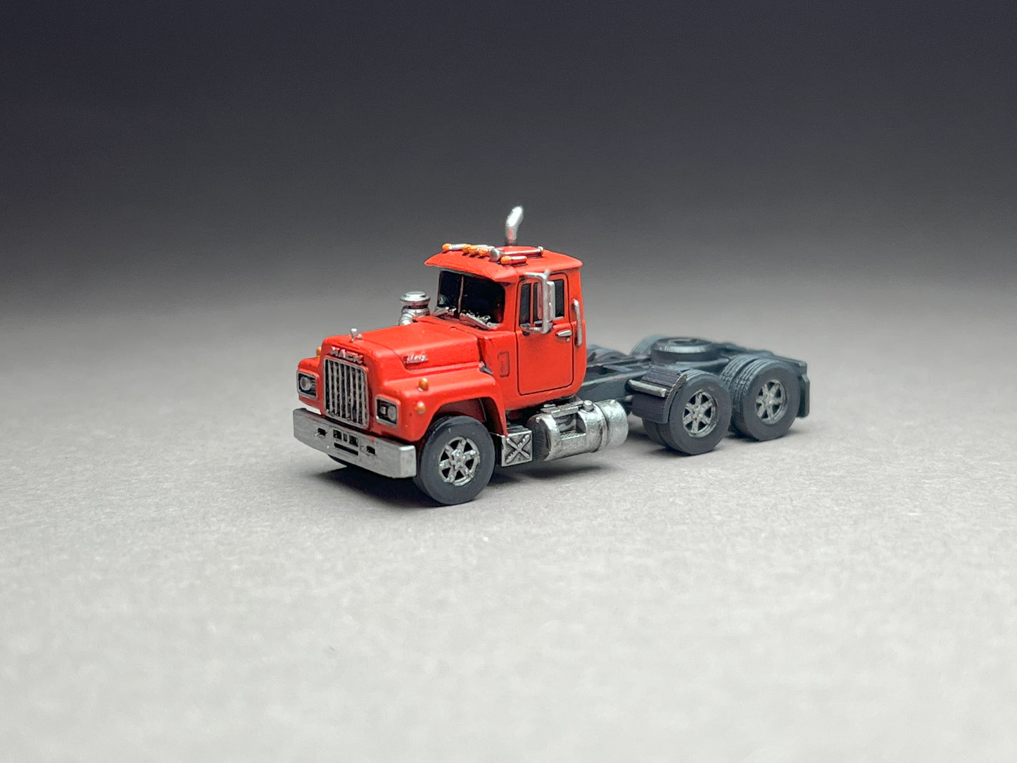 UNPAINTED N Scale (1:160 or 12mm) American Bulldog R-600 Semi (truck only) - NOT A TOY