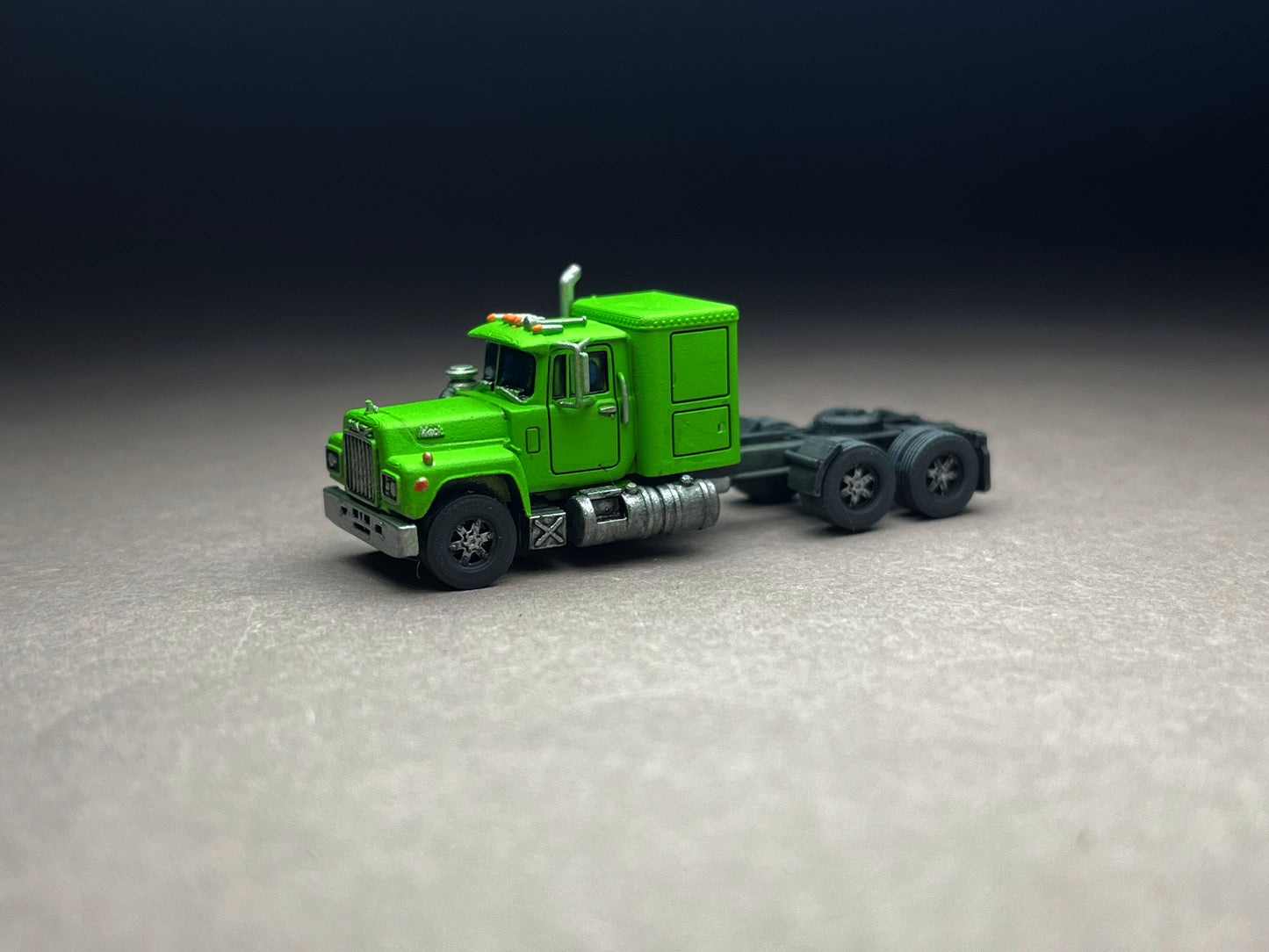 UNPAINTED N Scale (1:160 or 12mm) American Bulldog R-600 SLEEPER CAB (truck only) - NOT A TOY