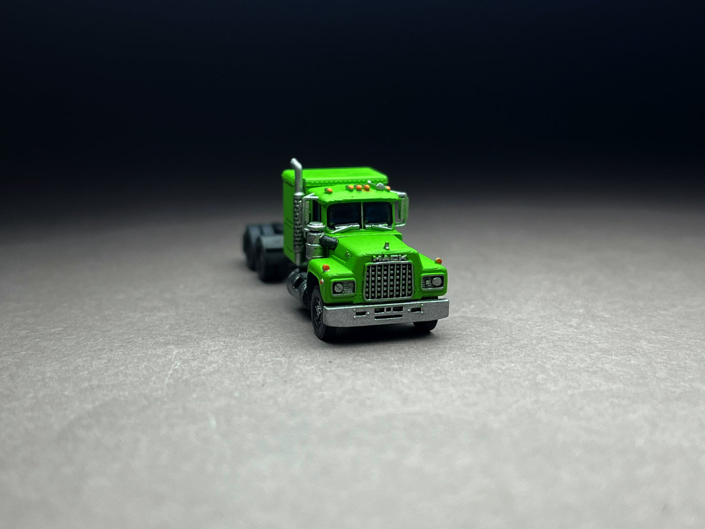 UNPAINTED N Scale (1:160 or 12mm) American Bulldog R-600 SLEEPER CAB (truck only) - NOT A TOY