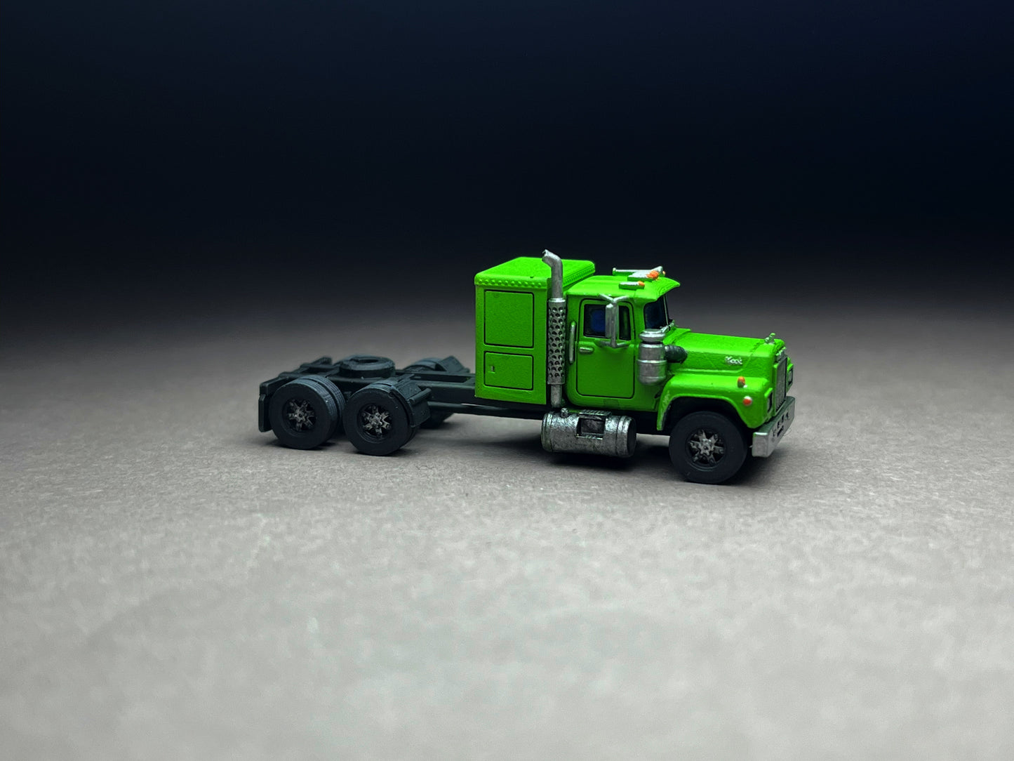 UNPAINTED N Scale (1:160 or 12mm) American Bulldog R-600 SLEEPER CAB (truck only) - NOT A TOY