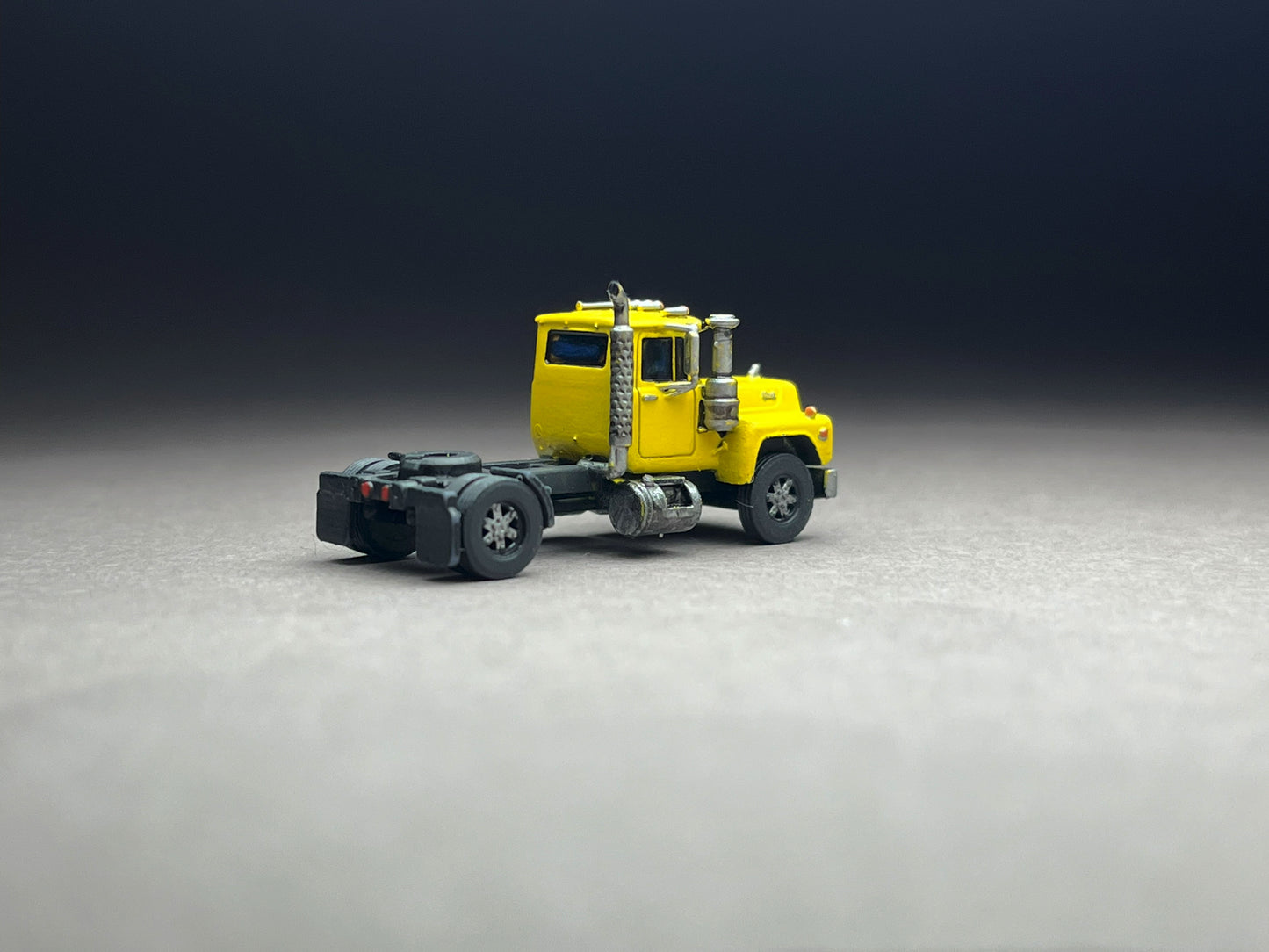 UNPAINTED N Scale (1:160 or 12mm) American Bulldog R-600 SINGLE AXLE (truck only) - NOT A TOY
