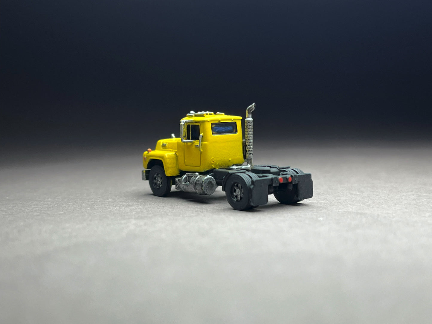 UNPAINTED N Scale (1:160 or 12mm) American Bulldog R-600 SINGLE AXLE (truck only) - NOT A TOY