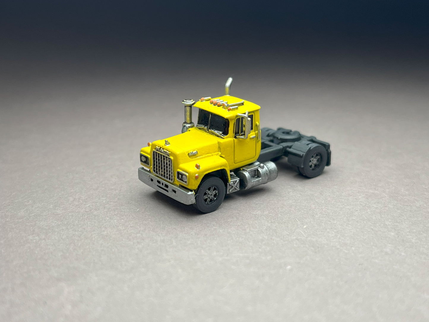 UNPAINTED N Scale (1:160 or 12mm) American Bulldog R-600 SINGLE AXLE (truck only) - NOT A TOY