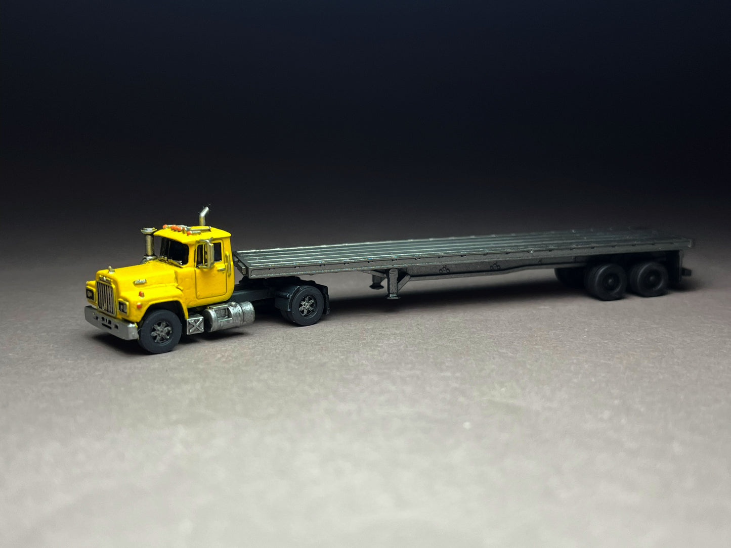 UNPAINTED N Scale (1:160 or 12mm) American Bulldog R-600 SINGLE AXLE (truck only) - NOT A TOY