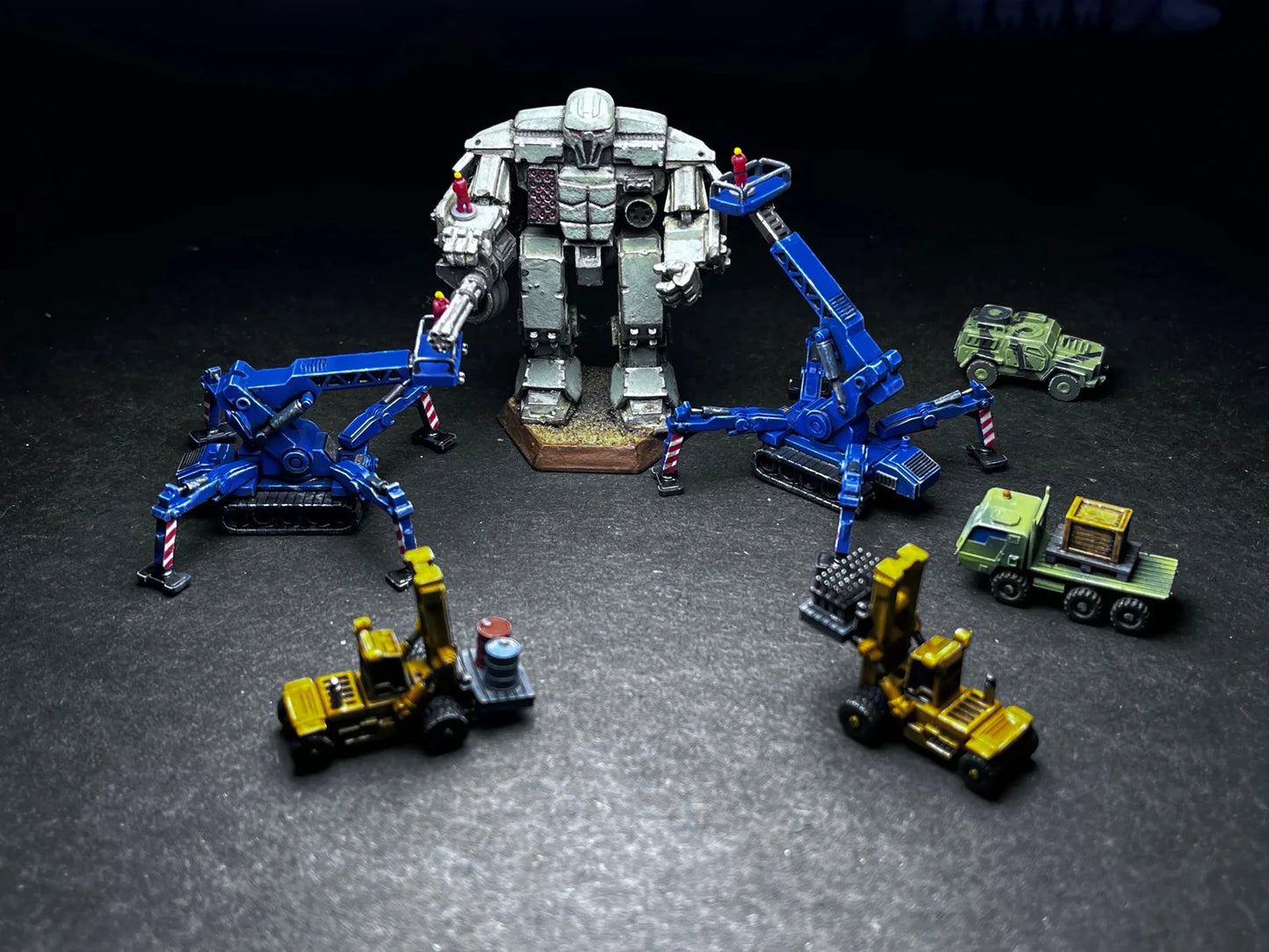 6-8mm scale - Service Crawler - Retracted mid-height boom - UNPAINTED, This is NOT a toy!