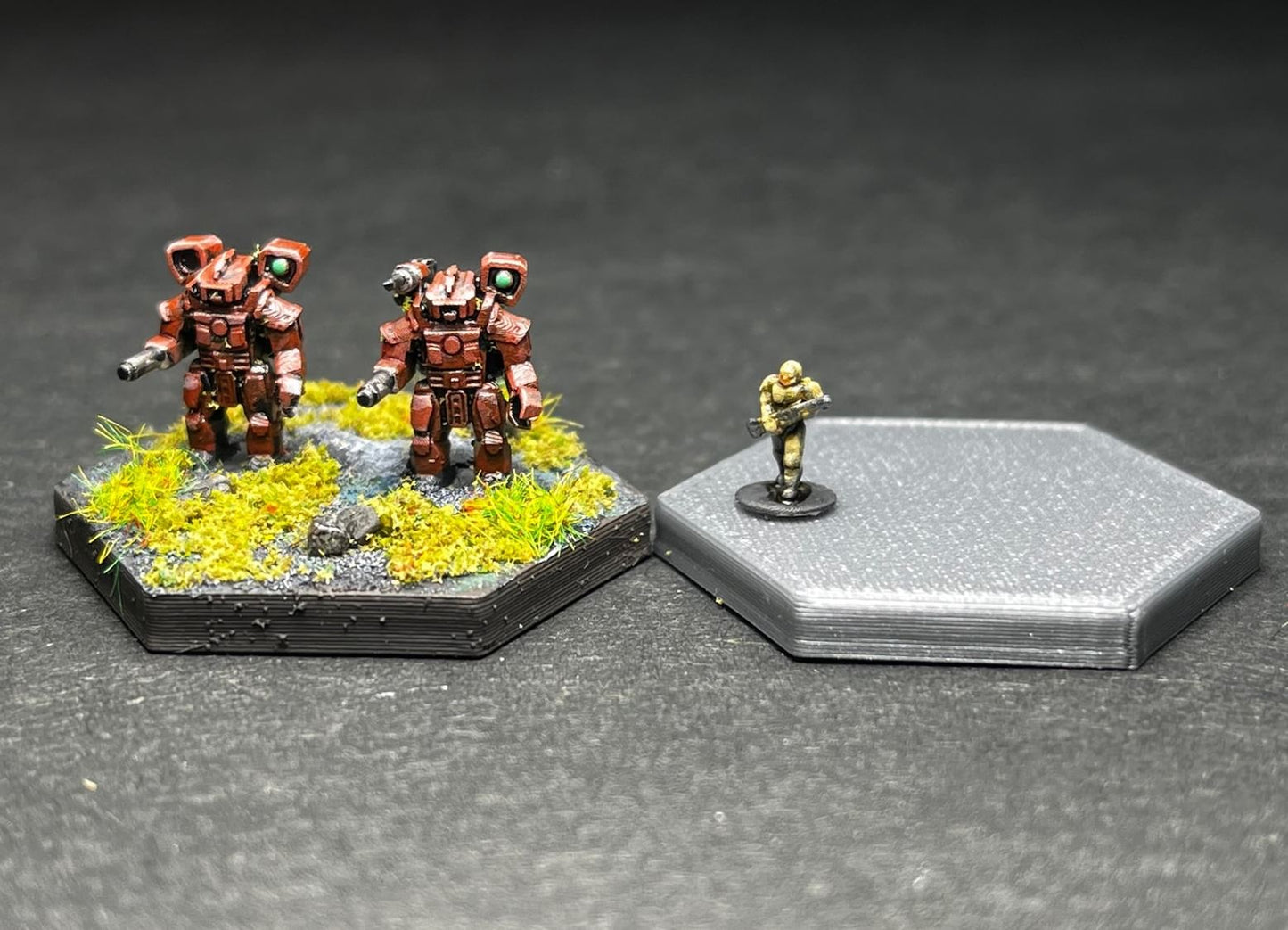 6-8mm scale - 8x Battle Armor + 4 hex bases- UNPAINTED, This is NOT a toy!